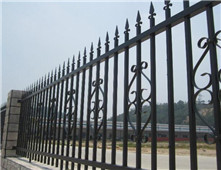 铁艺护栏设施的维护与保养